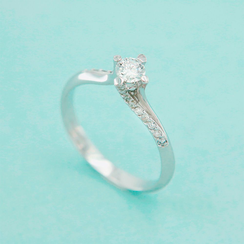 anello solitario con pavè diamanti GIA